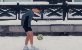 Arda G�ler ve Yi�it Efe'den karda futbol!