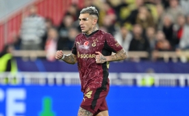 Galatasaray'da iki isim kart snrnda