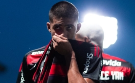 Flamengo, C. Azul'u yenip play-off'a kaldı
