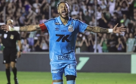 Neymar, çocukluk aşkına ilaç oldu!