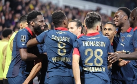 Lens, evinde liderliği PSG'ye vermiyor!