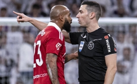 Hakeme k�f�r sonras� Marcao'ya a��r ceza!