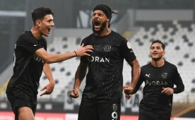 Manisa FK'da Diony tak�m� ayakta tuttu