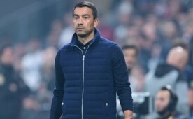 Bronckhorst'un yeni tak�m� netle�iyor