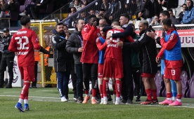 Gaziantep FK, evinde  Kas�mpa�a'y� a��rl�yor