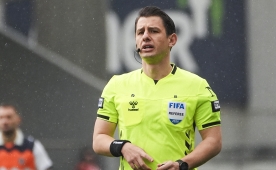 FIFA kokart� takacak T�rk hakemler!