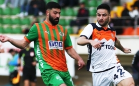 Ba�ak�ehir, Alanya'da ilk yar�da g�ld�!