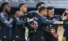 Villa, farkl� skorla yar� finale ad�n� yazd�rd�!