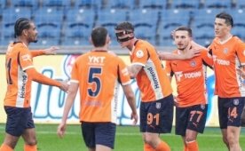 Ba�ak�ehir ligde �� puan� hat�rlad�!