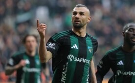 Serdar Dursun'dan minik taraftara jest!