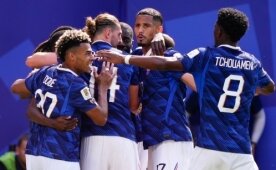Fransa son nefeste Senegal'i y�kt�! 