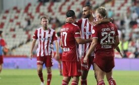 7 gollü maçta Antalya Keçiörengücü'nü yıktı