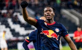 Dortmund'da imza i�in geri say�m var!
