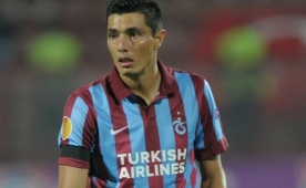 Oscar Cardozo, derbi i�in Trabzon'da
