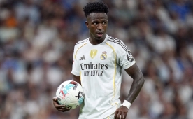 Vini'ye muz kabu�u atan taraftara ceza!