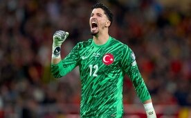 Altay Bay�nd�r'dan D�nya Kupas� yan�t�