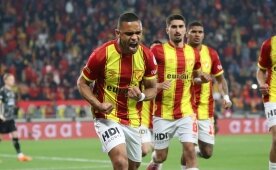 Göztepe Juan ve Dennis'i saklıyor