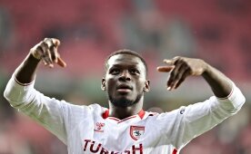 Mouandilmadji gol krallığında zirvede!