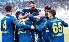 S�per Lig y�r�y���! Erzurum 8 gol att�!