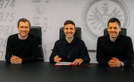 G�tze, Frankfurt ile s�zle�mesini uzatt�!