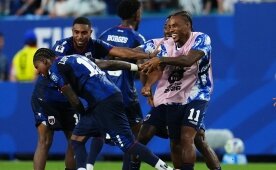 Sidny Lopes Cabral'a FIFA'dan b�y�k onur
