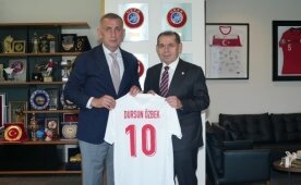 Galatasaray'dan TFF'ye ziyaret!