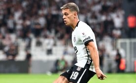 Van Bommel a��klad�: Leandro Trossard 