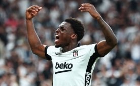 Beşiktaş'ta Poku formasına kavuştu