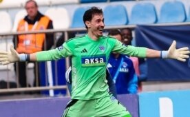 Süper Lig maçında kaleden kaleye gol!