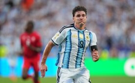 Julian Alvarez için Barcelona'dan mesaj