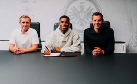 Raphael Onyedika Frankfurt'a imza attı