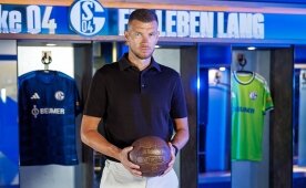 Edin Dzeko'dan bir yıllık yeni sözleşme