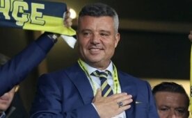 Saran, taraftara b�yle veda etti! O anlar...