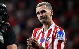 Barcelona'ya gitti�i i�in �z�r diledi!