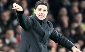 Arsenal, �ampiyonluk yolunda darbe ald�!