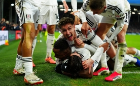 Fulham, Brighton'� son dakikalarda y�kt�!