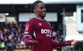 West Ham, uzatma dakikalar�nda turlad�!