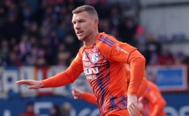 Edin Dzeko servis etti, T�rk y�ld�zlar bitirdi!