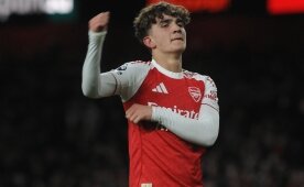 Arsenal'in gen� y�ld�z� resmen tarihe ge�ti!