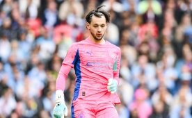 James Trafford, rekorla imzayı attı