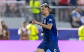 Leeds United yeni transferini duyurdu