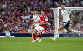 Martinelli'li Arsenal penaltılarla kazandı