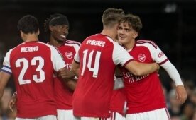 Arsenal, turu 4 golle geçmeyi başardı