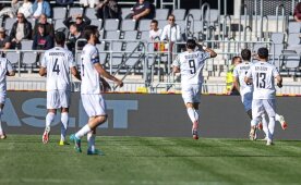 Azerbaycan'dan kritik galibiyet! Zirveye ��kt�
