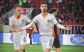Alanya, Çorum'a karşı 2 golle galibiyeti aldı