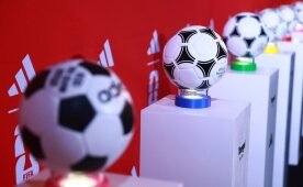 Pele sahneye ��kt�, Brezilya tarih yazd�
