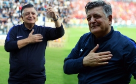 Y�lmaz Vural'a s�rpriz teklif: B�yle a��klad�!