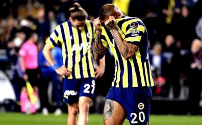 Fenerbahe'den ayrlacaklar listesi hazrland; 8 yolcu var