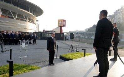 G.Saray, Byk nder Atatrk' RAMS Park'taki trenle and