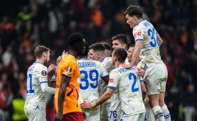 Dinamo Kiev, bir ay sonra resmi maa kt ve ilk puann ald